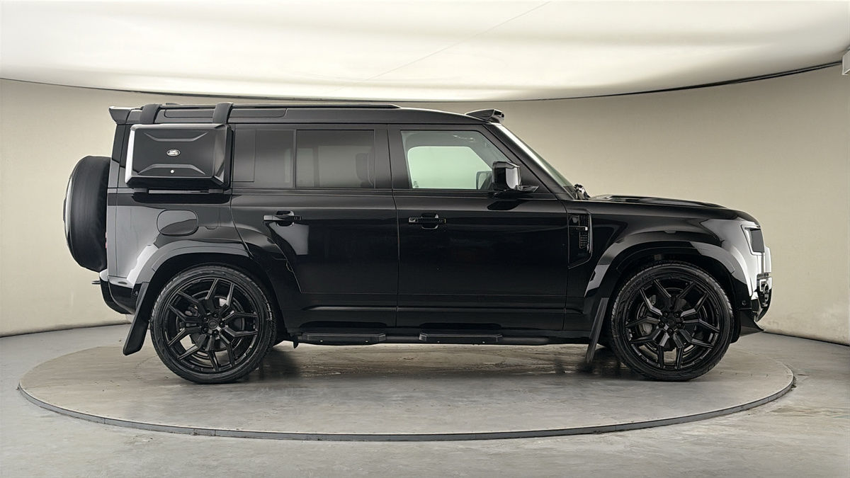 Used Land Rover Defender 2024 for sale - 77906154: Photo 16