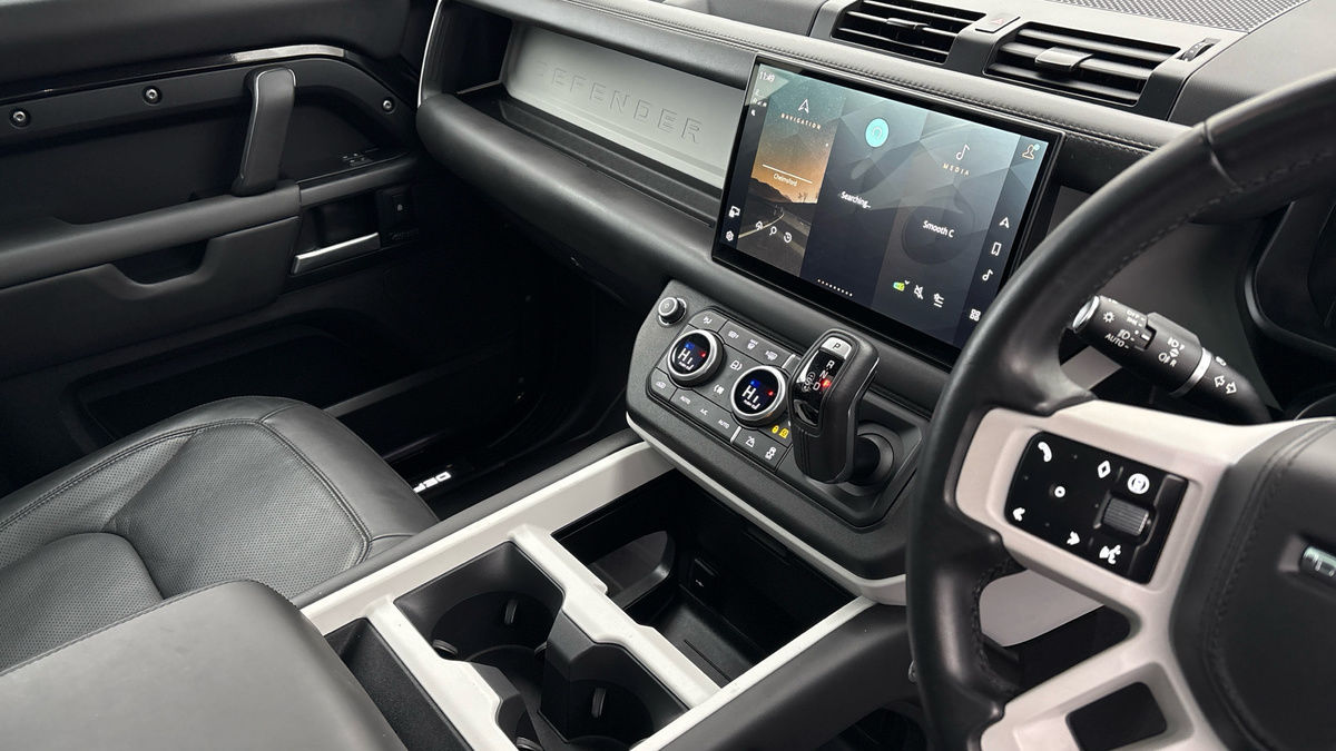 Used Land Rover Defender 2024 for sale - 77906154: Photo 18