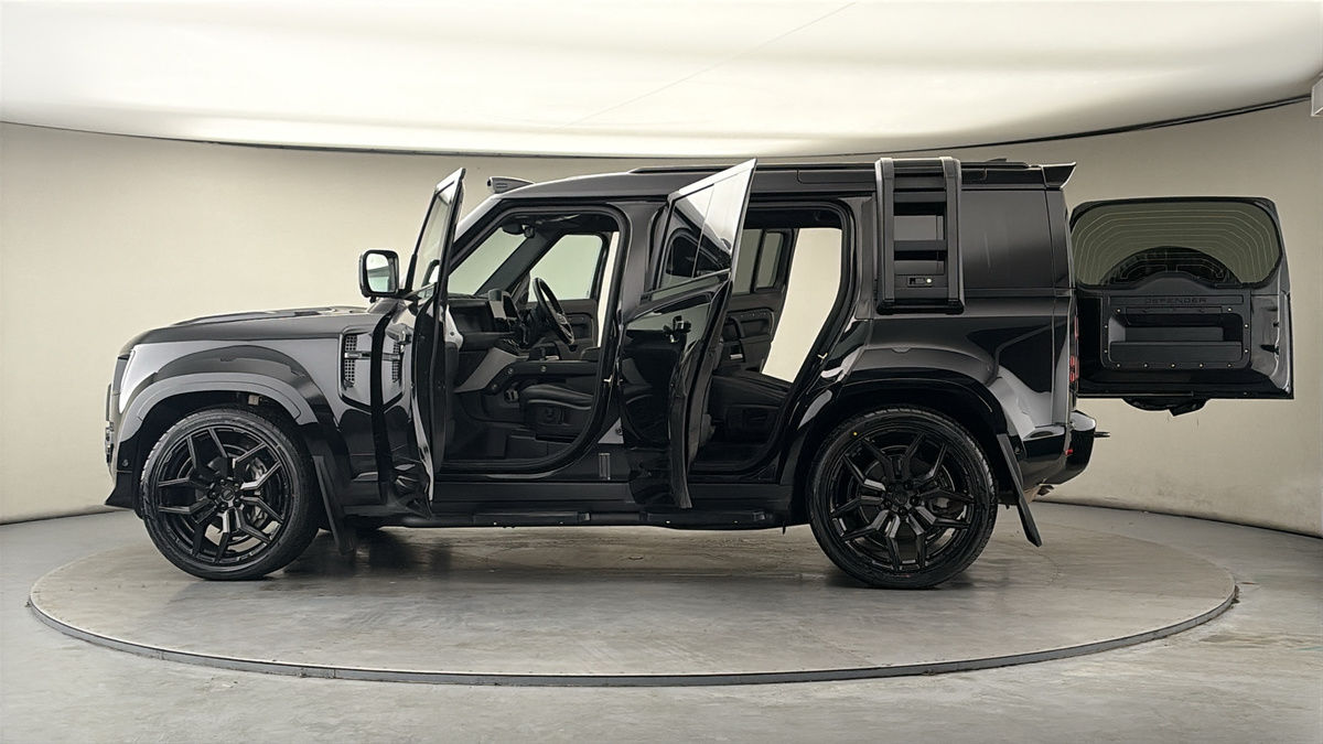 Used Land Rover Defender 2024 for sale - 77906154: Photo 53