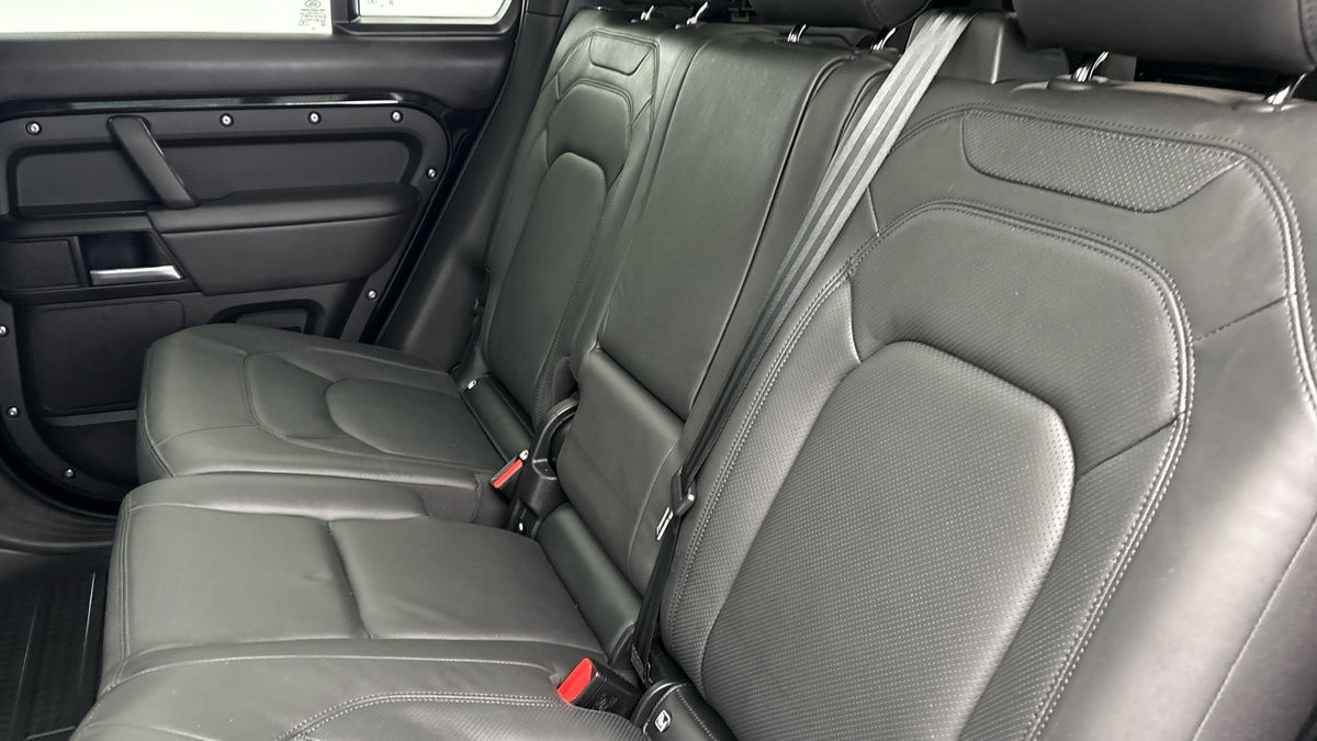 Used Land Rover Defender 2024 for sale - 77906154: Photo 8