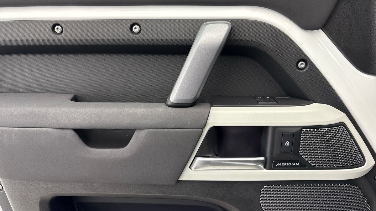 Used Land Rover Defender 90 2022 for sale - 77508224: Photo 19