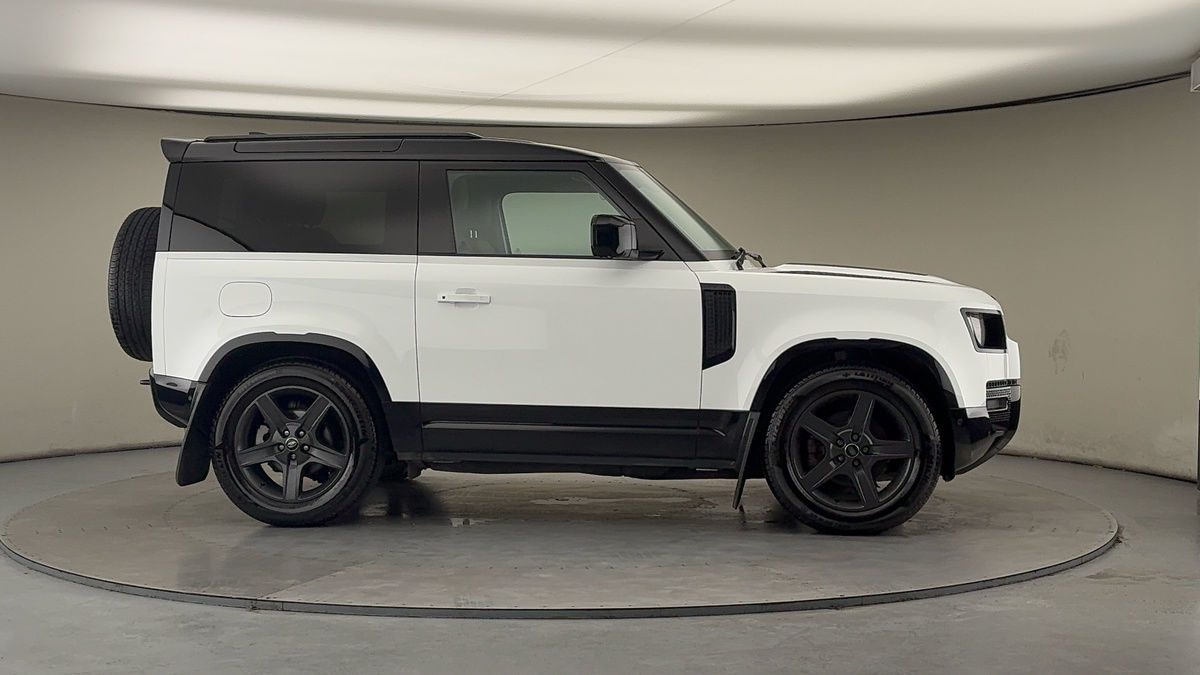 Used Land Rover Defender 90 2022 for sale - 77508224: Photo 37