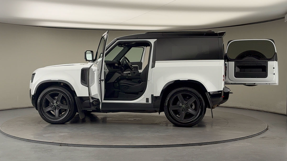 Used Land Rover Defender 90 2022 for sale - 77508224: Photo 47