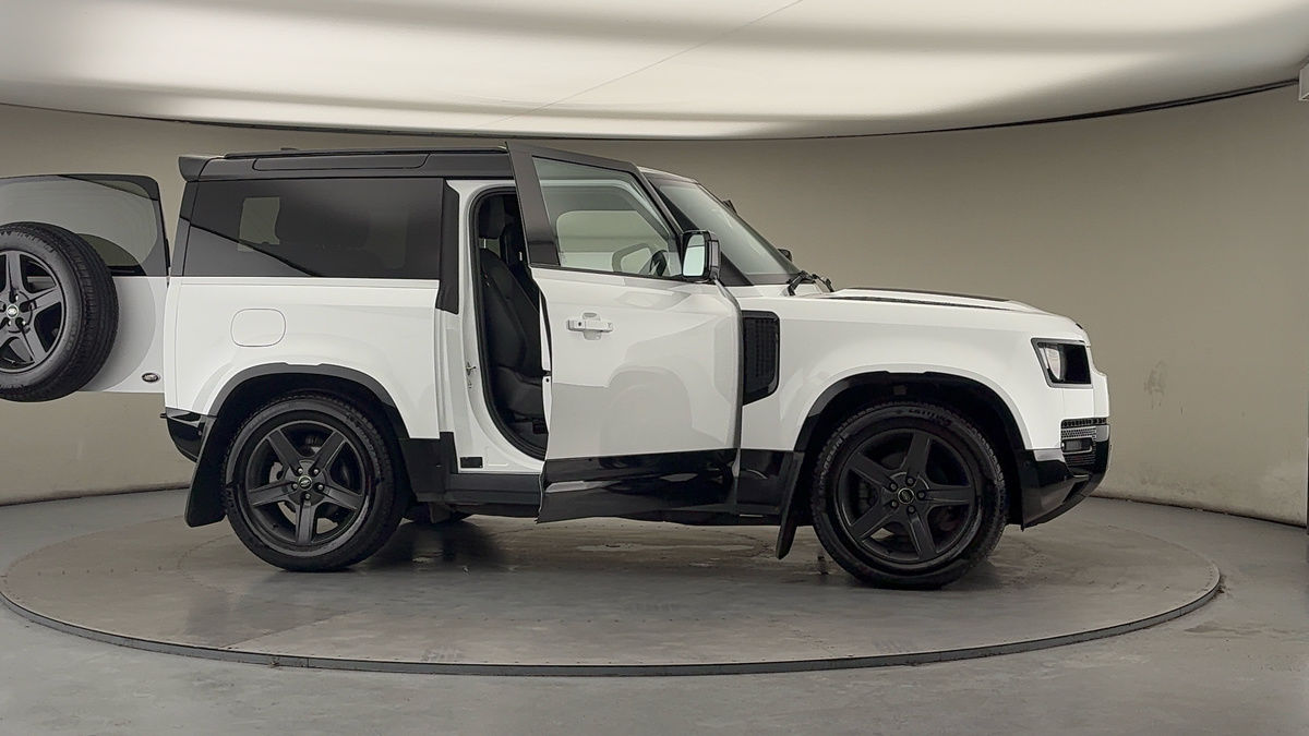 Used Land Rover Defender 90 2022 for sale - 77508224: Photo 56