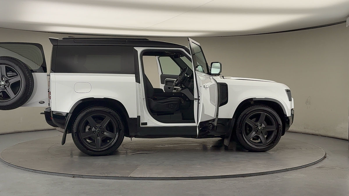 Used Land Rover Defender 90 2022 for sale - 77508224: Photo 57