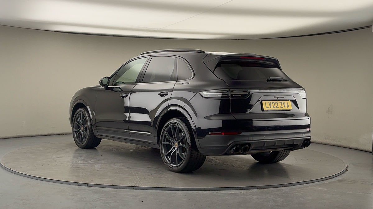 Used Porsche Cayenne 2022 for sale - 77494494: Photo 2