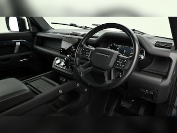 Used Land Rover Defender 110 2023 for sale - 75528763: Photo
