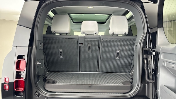 Used Land Rover Defender 90 2024 for sale - 76211094: Photo 11
