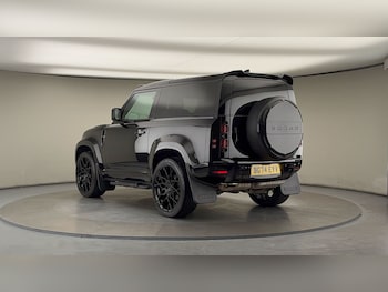 Used Land Rover Defender 90 2024 for sale - 76211094: Photo