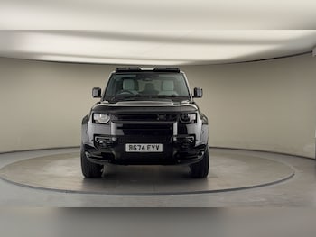 Used Land Rover Defender 90 2024 for sale - 76211094: Photo