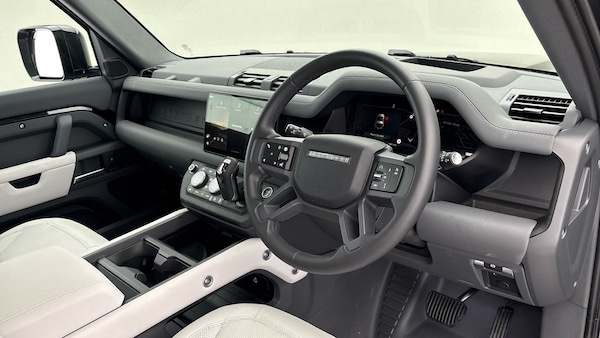 Used Land Rover Defender 90 2024 for sale - 76211094: Photo 5
