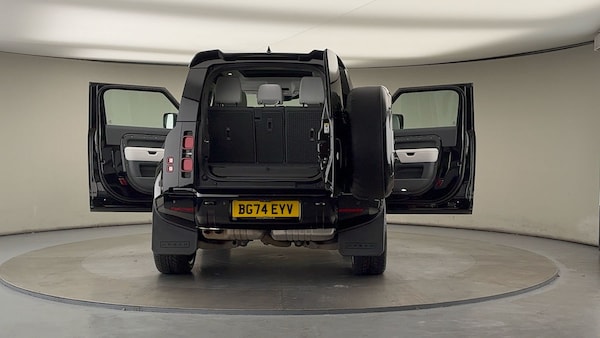 Used Land Rover Defender 90 2024 for sale - 76211094: Photo 65