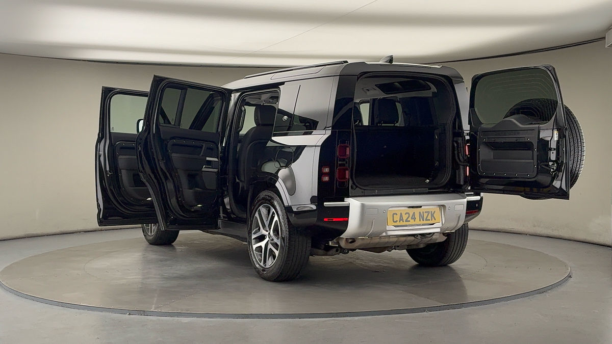 Used Land Rover Defender 110 2024 for sale - 76292332: Photo 23