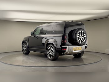 Used Land Rover Defender 110 2024 for sale - 76292332: Photo