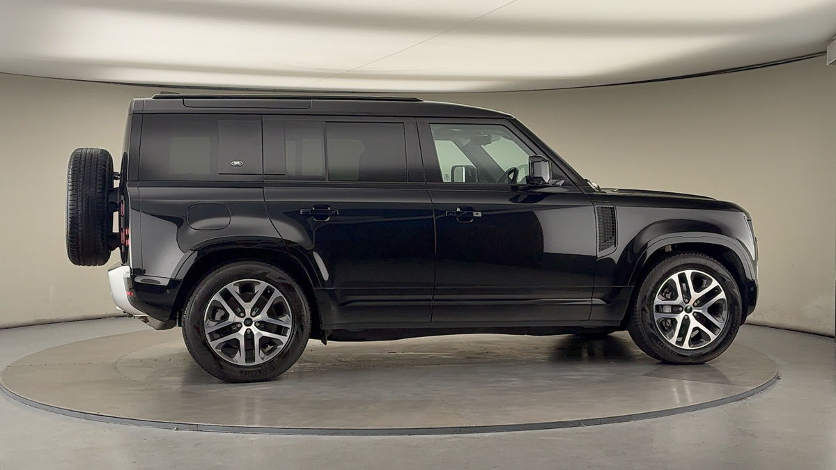 Used Land Rover Defender 110 2024 for sale - 76292332: Photo 37