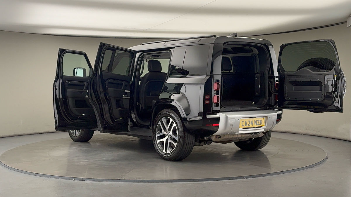 Used Land Rover Defender 110 2024 for sale - 76292332: Photo 43