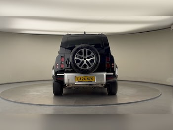 Used Land Rover Defender 110 2024 for sale - 76292332: Photo
