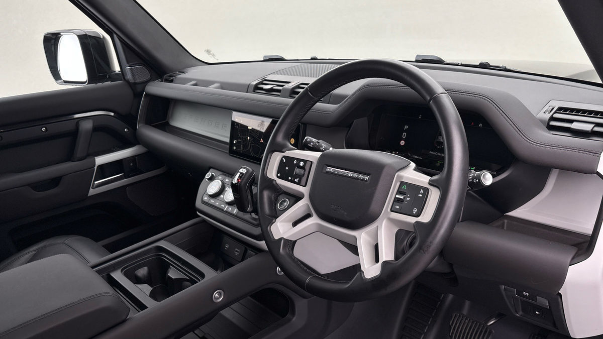 Used Land Rover Defender 110 2024 for sale - 76292332: Photo 5