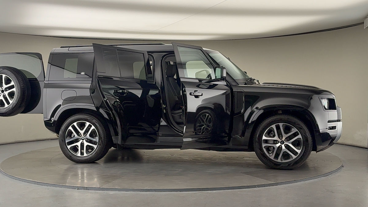 Used Land Rover Defender 110 2024 for sale - 76292332: Photo 55