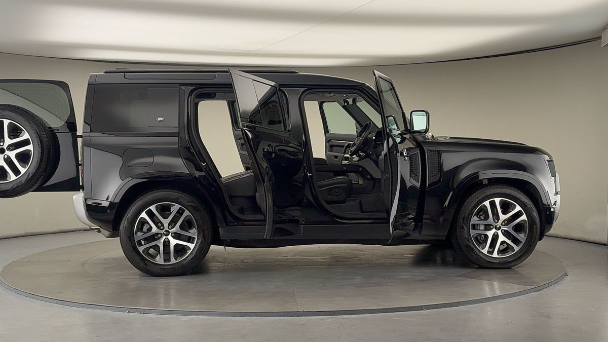 Used Land Rover Defender 110 2024 for sale - 76292332: Photo 56