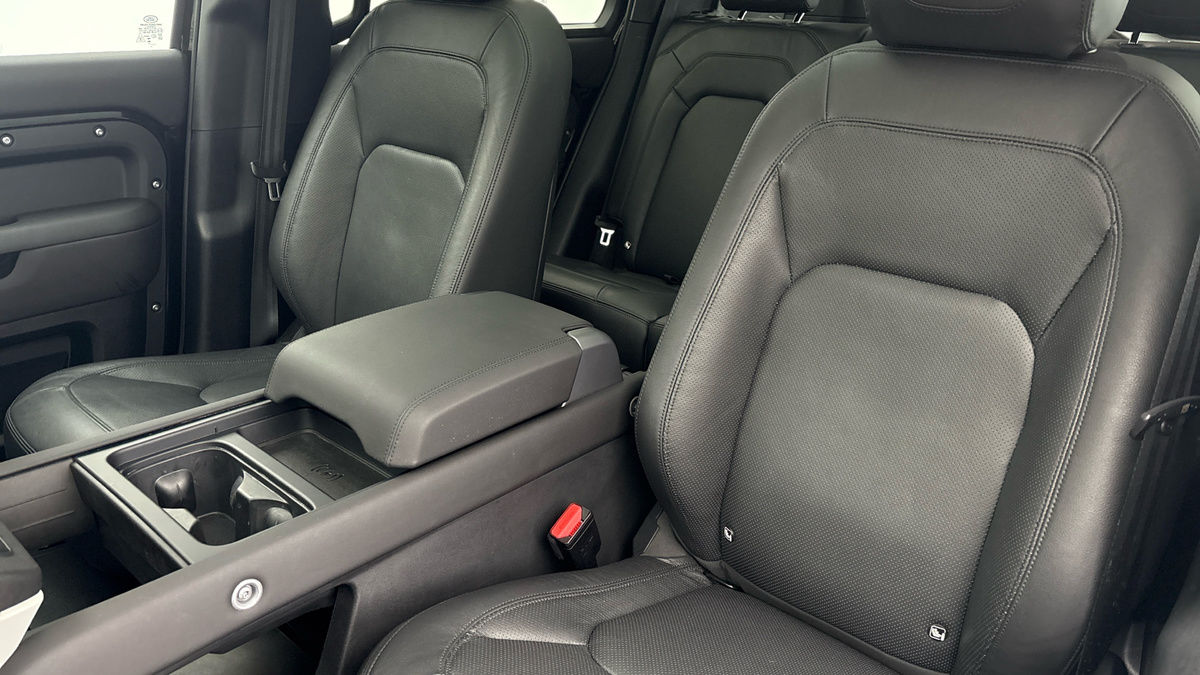 Used Land Rover Defender 110 2024 for sale - 76292332: Photo 7