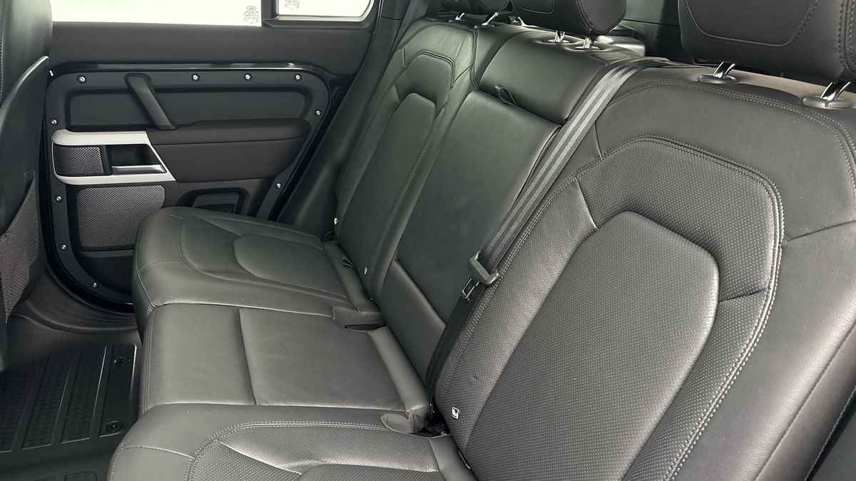 Used Land Rover Defender 110 2024 for sale - 76292332: Photo 8