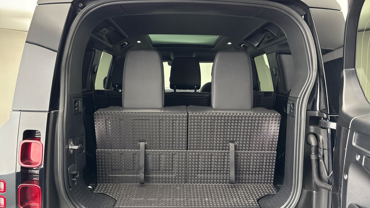 Used Land Rover Defender 2022 for sale - 77921055: Photo 11