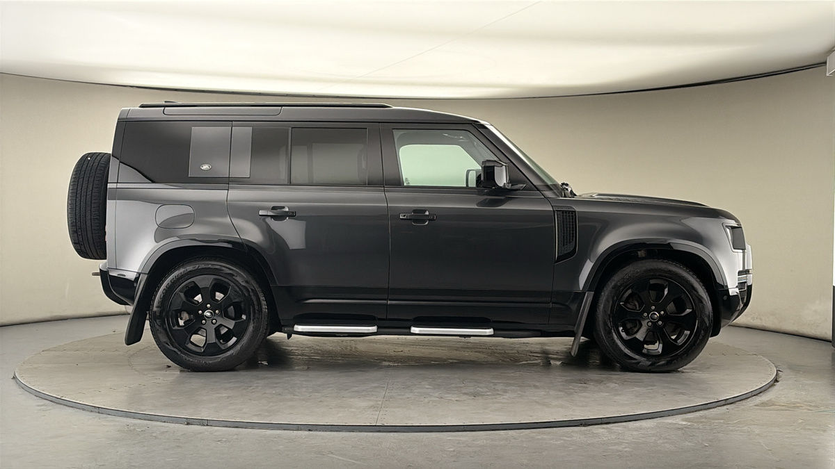 Used Land Rover Defender 2022 for sale - 77921055: Photo 16