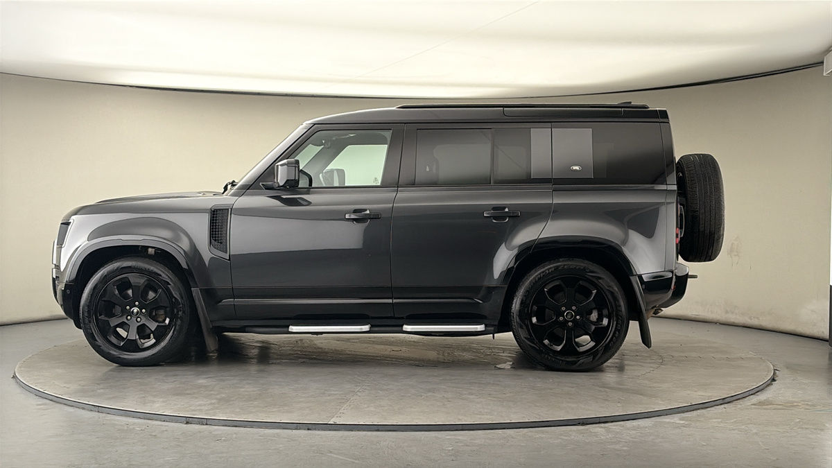 Used Land Rover Defender 2022 for sale - 77921055: Photo 28