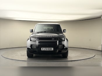 Used Land Rover Defender 2022 for sale - 77921055: Photo