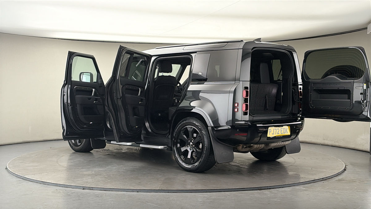 Used Land Rover Defender 2022 for sale - 77921055: Photo 44
