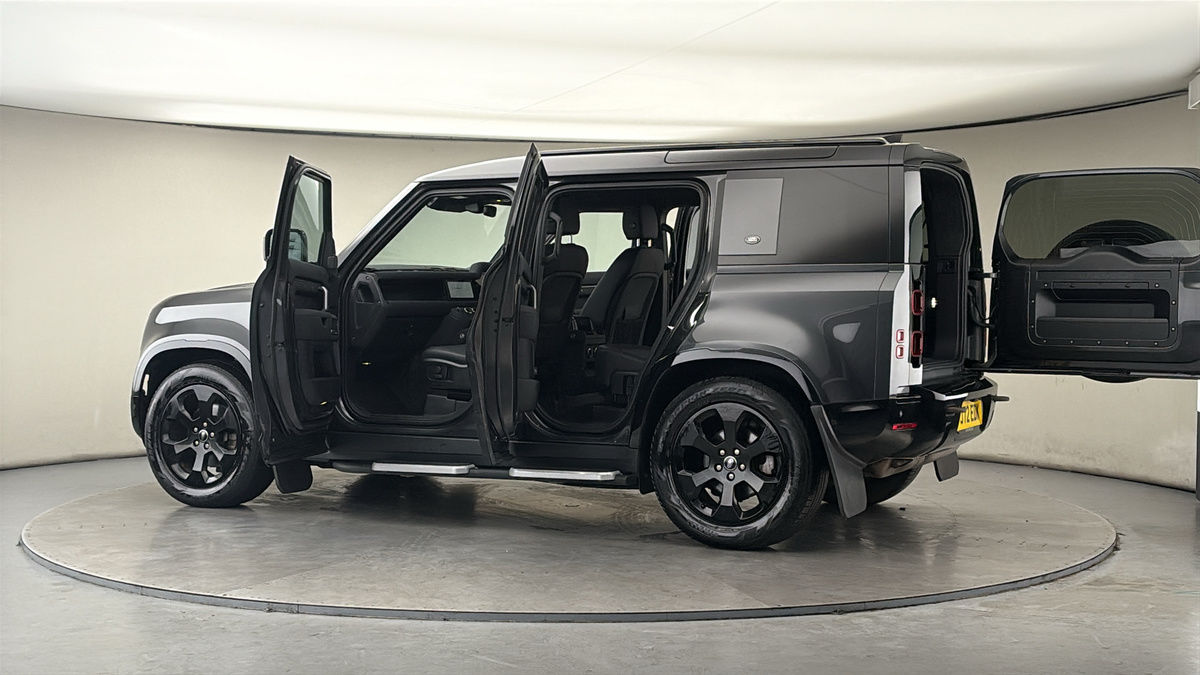 Used Land Rover Defender 2022 for sale - 77921055: Photo 46