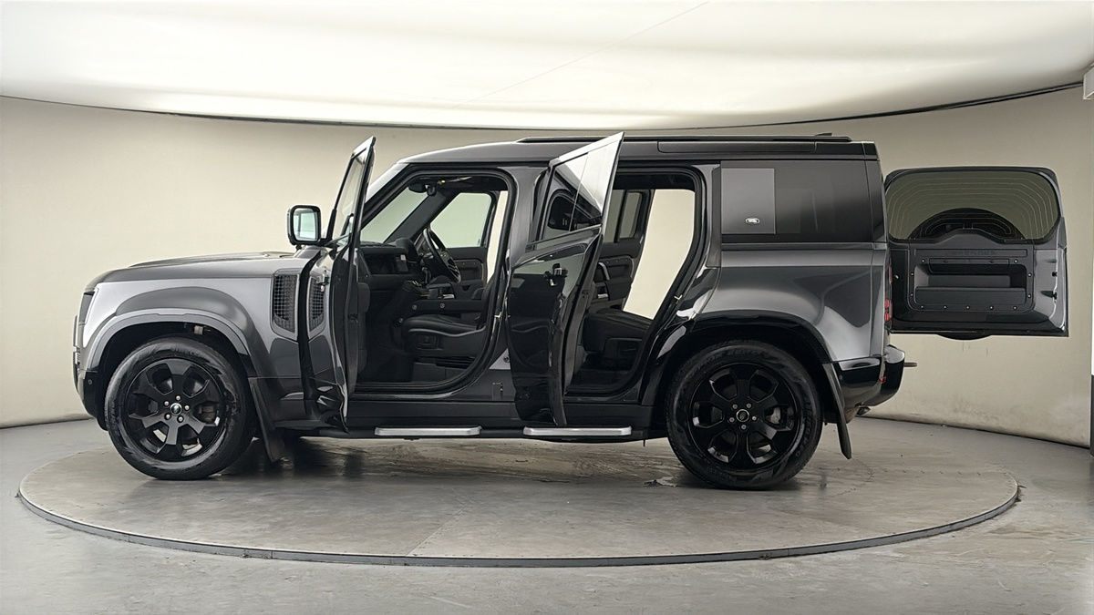 Used Land Rover Defender 2022 for sale - 77921055: Photo 47