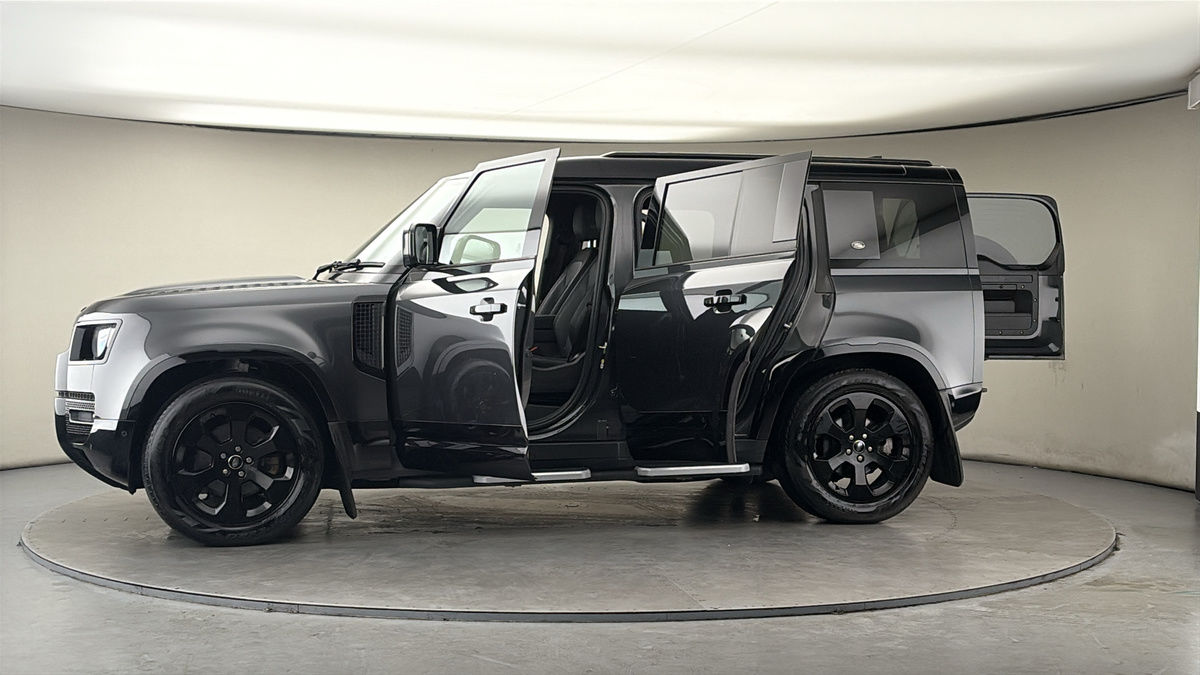 Used Land Rover Defender 2022 for sale - 77921055: Photo 48