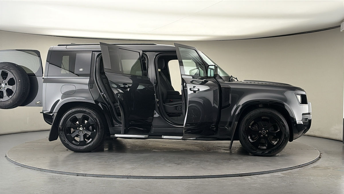 Used Land Rover Defender 2022 for sale - 77921055: Photo 56