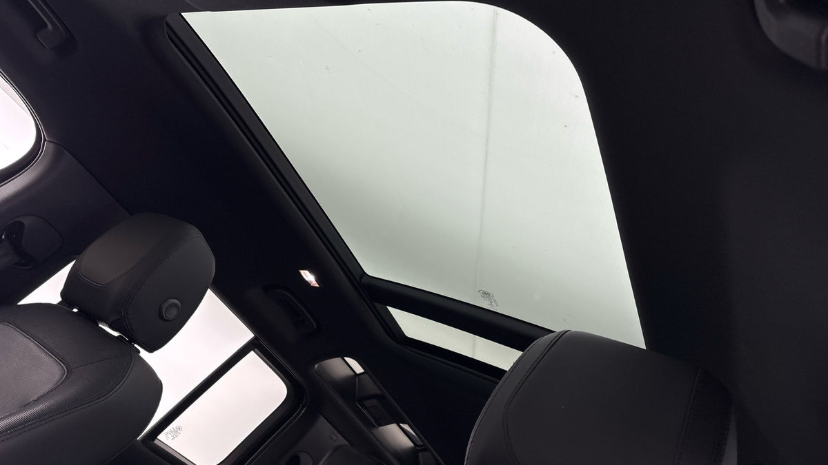 Used Land Rover Defender 2022 for sale - 77921055: Photo 6