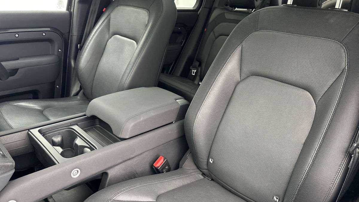 Used Land Rover Defender 2022 for sale - 77921055: Photo 7