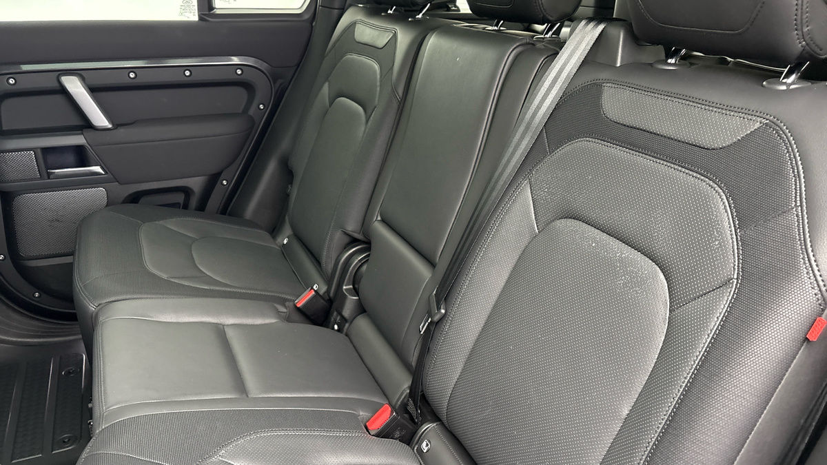 Used Land Rover Defender 2022 for sale - 77921055: Photo 8