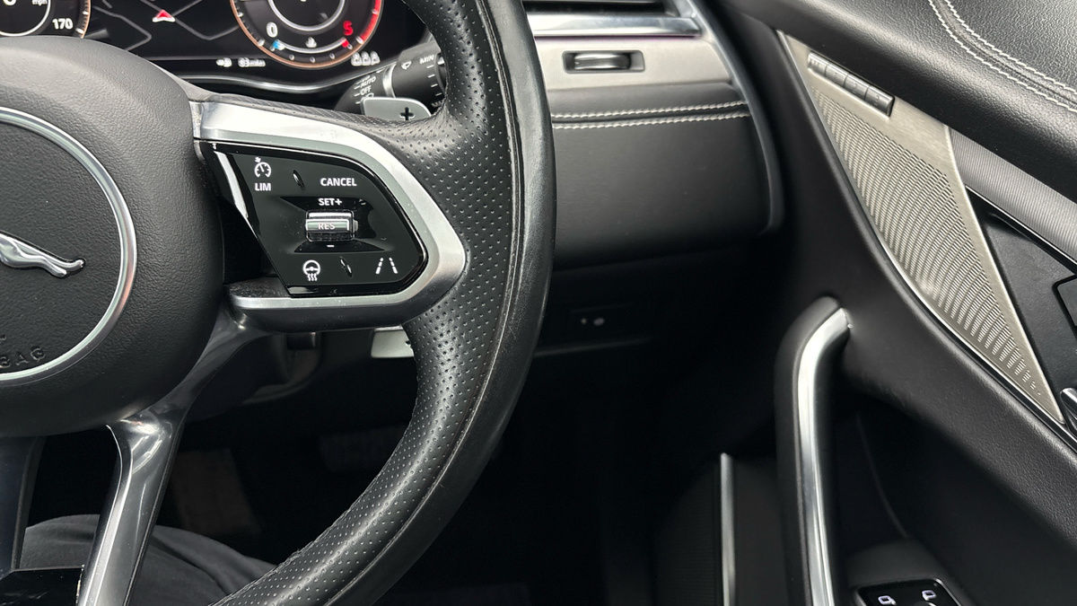 Used Jaguar F-Pace 2021 for sale - 76784691: Photo 14