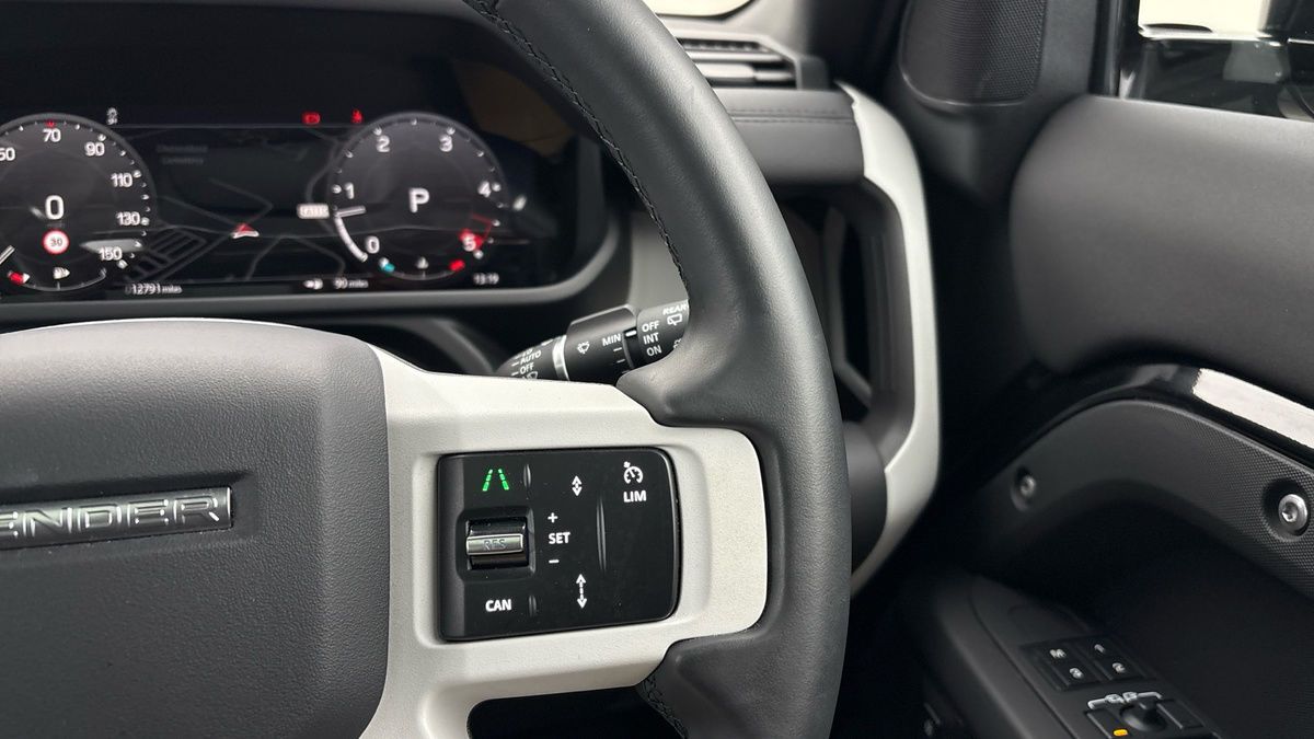 Used Land Rover Defender 110 2025 for sale - 76163824: Photo 14