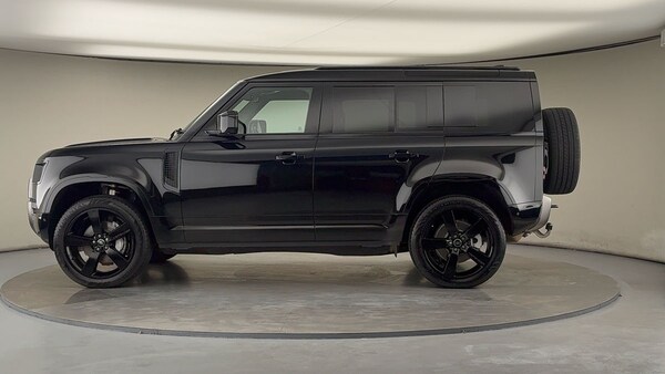 Used Land Rover Defender 110 2025 for sale - 76163824: Photo 15