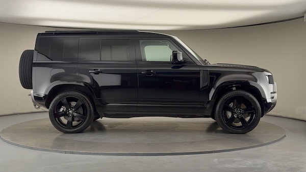 Used Land Rover Defender 110 2025 for sale - 76163824: Photo 16