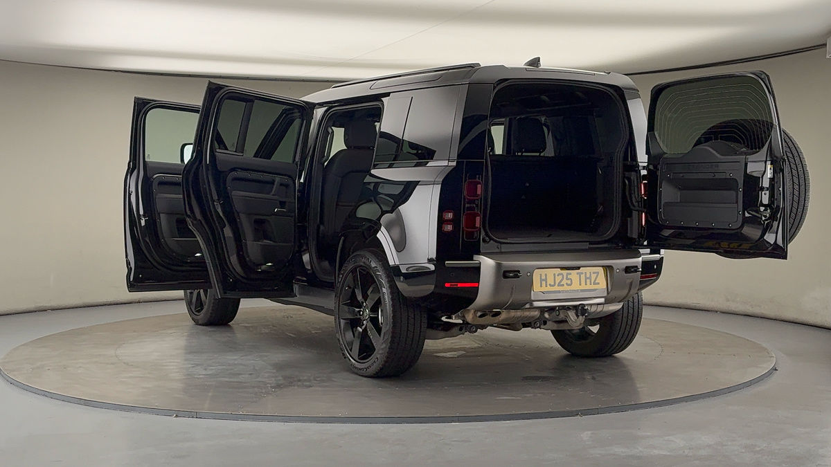 Used Land Rover Defender 110 2025 for sale - 76163824: Photo 23