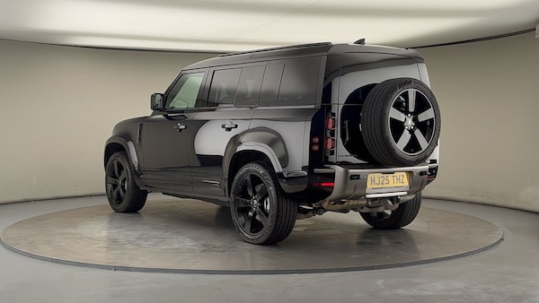 Used Land Rover Defender 110 2025 for sale - 76163824: Photo 2
