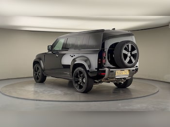 Used Land Rover Defender 110 2025 for sale - 76163824: Photo