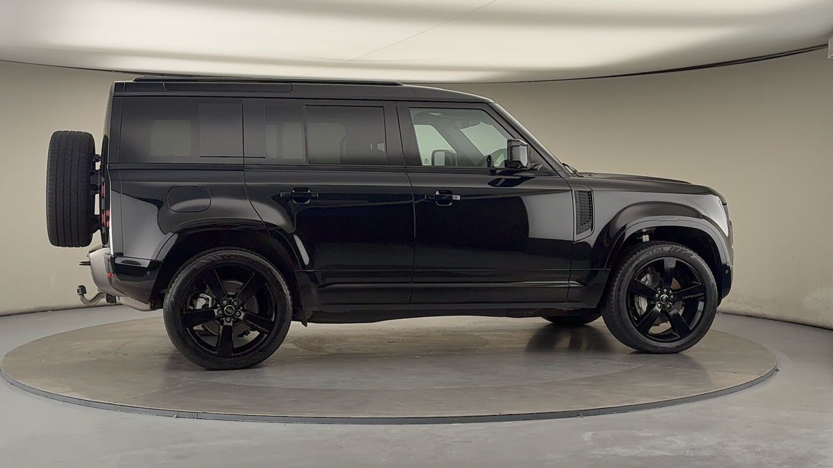 Used Land Rover Defender 110 2025 for sale - 76163824: Photo 37