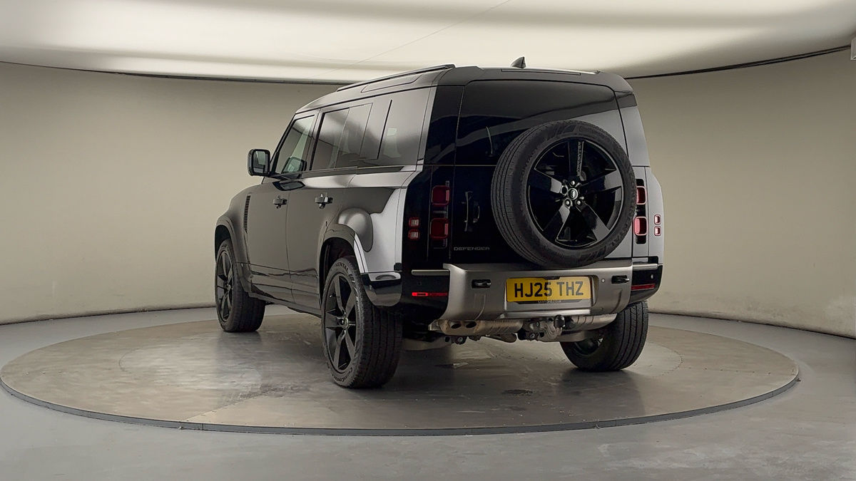 Used Land Rover Defender 110 2025 for sale - 76163824: Photo 42