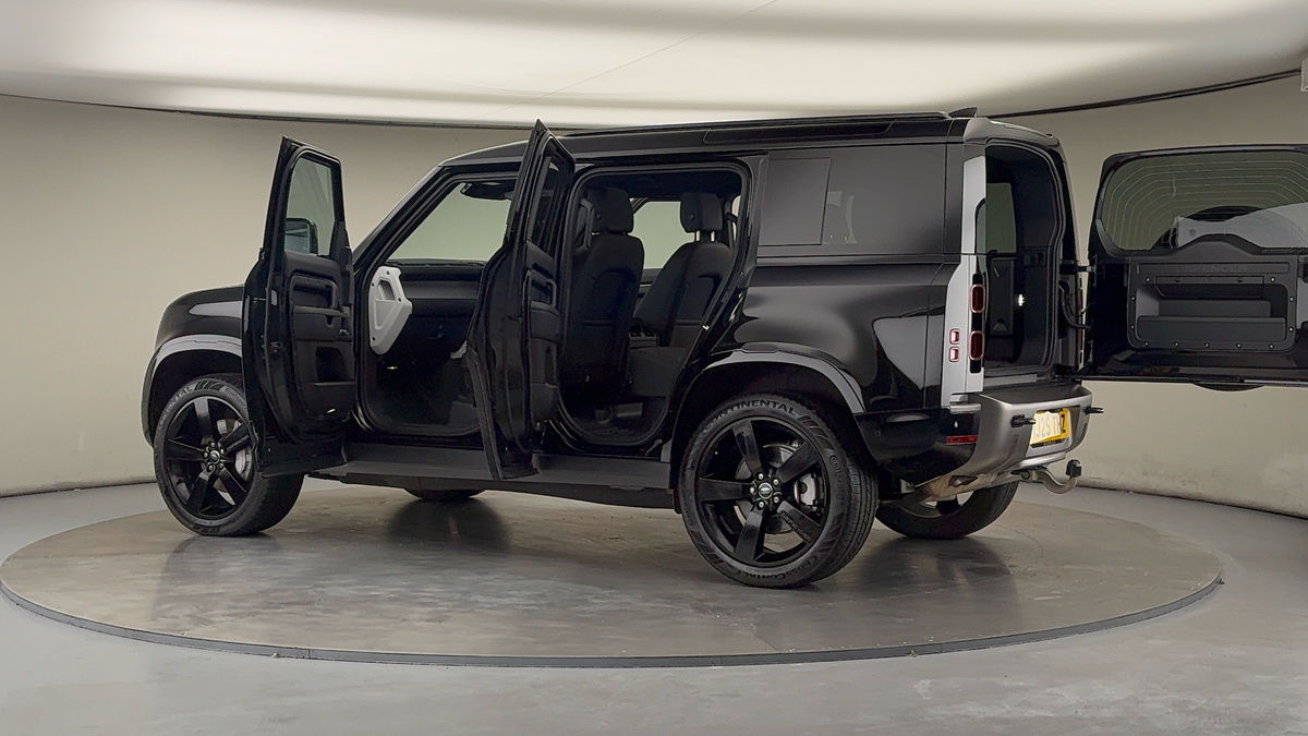 Used Land Rover Defender 110 2025 for sale - 76163824: Photo 45