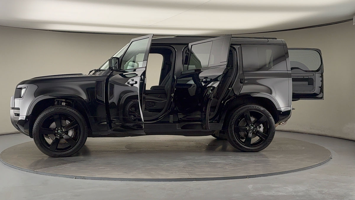 Used Land Rover Defender 110 2025 for sale - 76163824: Photo 47