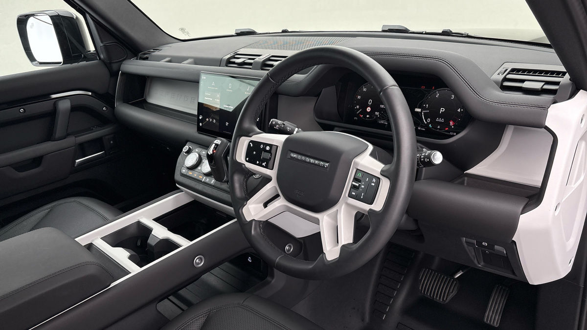Used Land Rover Defender 110 2025 for sale - 76163824: Photo 5